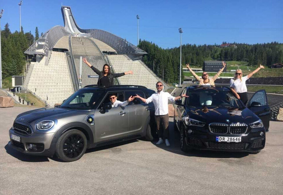Glad gjeng: Her feirer Vizeum-gjengen fornyet tillit fra BMW. I midten er Erlend Ytreeide, som også er kundeansvarlig for BMW i Norge. Foto: Vizeum