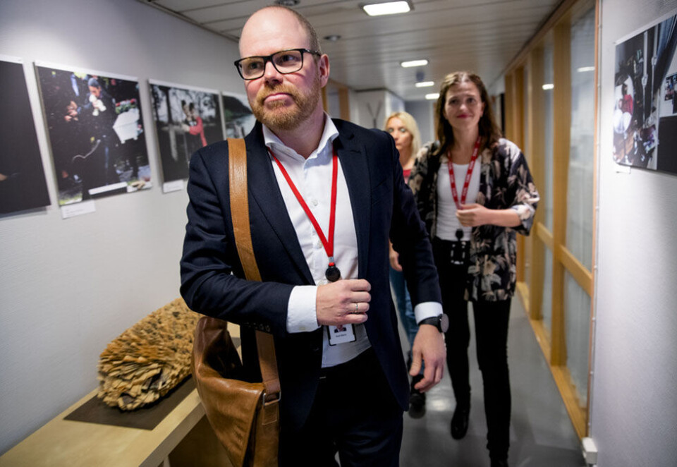 Ble ikke felt: Sjefredaktør i VG, Gard Steiro, og nyhetsredaktør Tora Bakke Håndlykken i VG etter behandlingen av klagen på VGs dekning av den omstridte dansevideoen til Trond Giske i Pressens Faglige Utvalg (PFU). Foto: Stian Lysberg Solum/NTB Scanpix