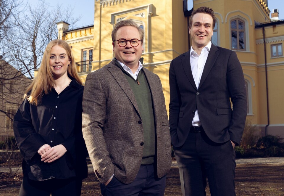 Nytt familiemedlem: Kruse Larsen utvider byråfamilien og lanserer Kime analyse og kommunikasjon. Fra venstre: Celine Gran (daglig leder for Pressure), Rolf Ellingsen Aaneland (daglig leder for Kime analyse og kommunikasjon), og Tim Peters (stabssjef i Kruse Larsen). Foto: Espen Solli