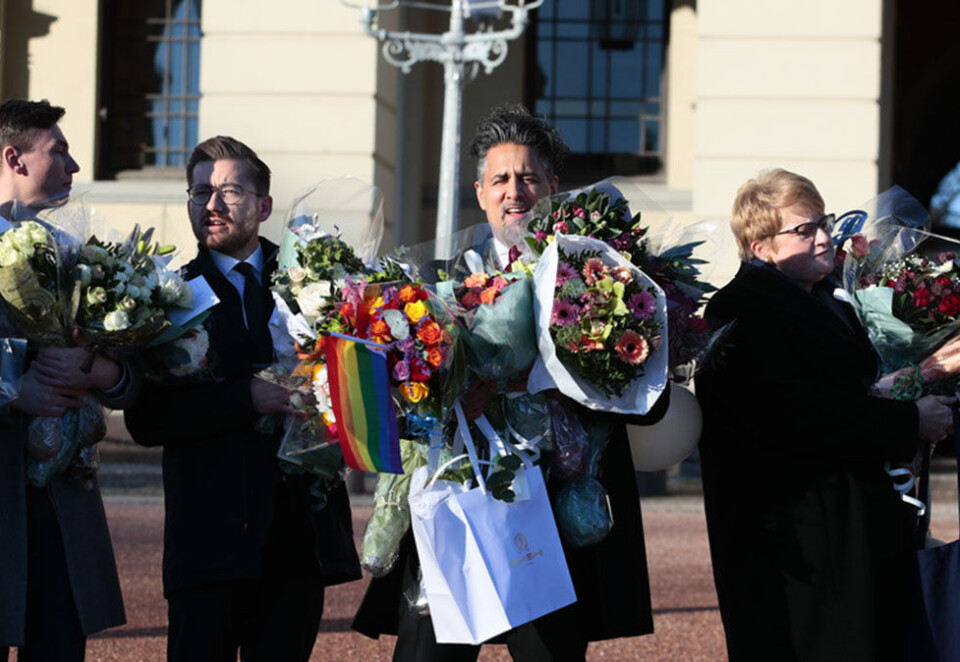 Fersk kulturminister: Abid Raja ble tidligere i år utnevnt til ny kulturminister og har hatt en tøff start på sin nye jobb. Her sammen med Venstre-toppen Sveinung Rotevatn og Trine Skei Grande på Slottsbakken etter regjeringsendringene. Foto: Scanpix.