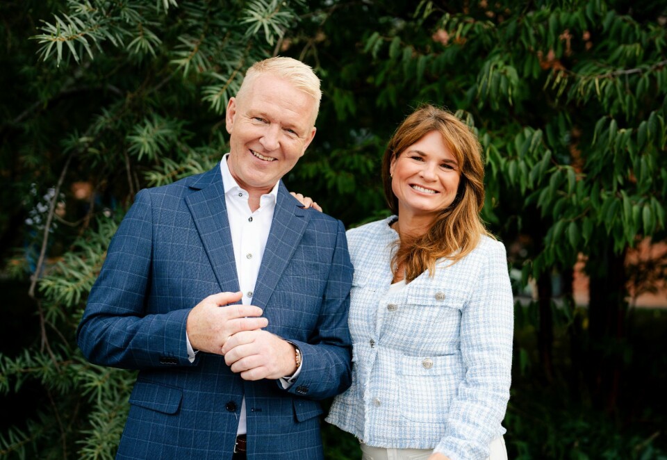 Leder sending: Rune Kjos og Ane Rostad Stokholm skal lede maratonsendingen til TV 2 fra Geiranger. - Det er en stor nyhetshendelse og vi skal gjøre vårt beste for å dekke den på en god og solid måte, sier nyhetssjefen i kanalen. Foto: TV 2.