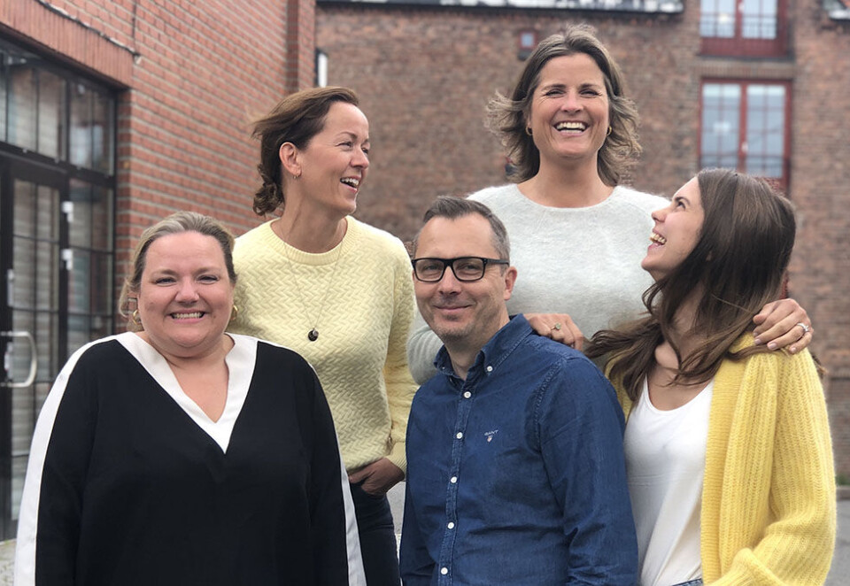 Slutt på sene kvelder: Fra venstre: Christina Eriksen Fagernes (daglig leder tv og podkast), Line Konglevoll (administrerende direktør), Jan Petter Fredstad (daglig leder Konsept), Linn Halstensen (daglig leder Management) og Tonje Bie (økonomisjef). Foto: Plan-B
