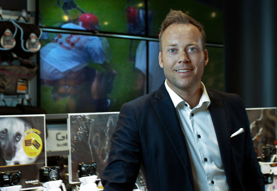 Kniver om kunder: Expert kjøpte reklame for 285 millioner kroner i 2016 og belønnes med en høyere andel av totalmarkedet. Fortsatt er det et stykke frem til erkekonkurrenten Elkjøp.