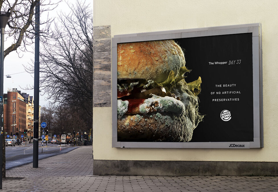 Tidens tann: I reklamekampanjen kan man se hvordan tiden tærer på hamburgerne til Burger King. Denne skal ha stått i 33 dager, og bærer preg av det.