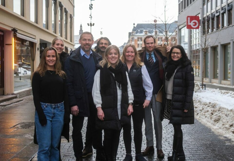Gasser på: Trigger skal mekke reklame for Mekonomen. Fra venstre: Hanna Sætre, Henriette Helgeland Tangen, Jan Erik Pedersen, Babak Behrad, Malene Daae, Tone Helene Angsund, Fredrik Juul og Anne Borgen Sturød.