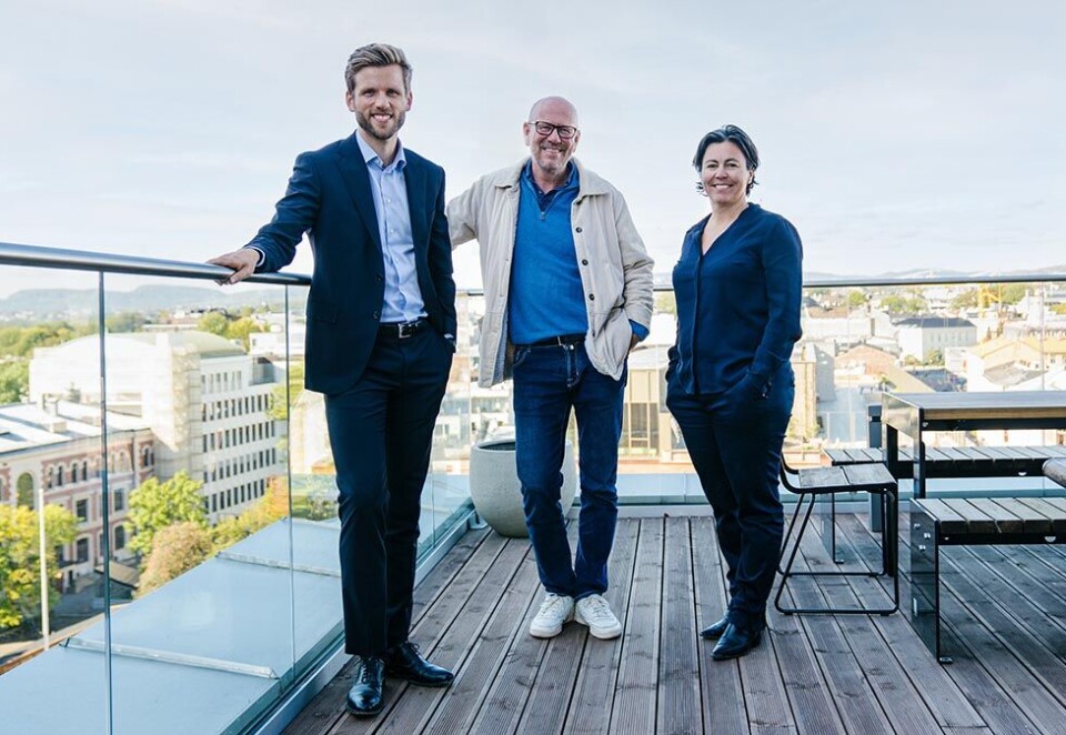 Tar kontrollen: Fra venstre: Erik Theodor Jakobsen i Ferd Capital (til venstre) med Kjetil Try og Rikke Reinemo i Ferd. Foto: Try
