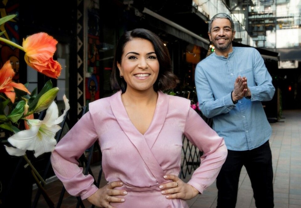 Direktesendes: For andre år på rad blir det festsending på NRK når muslimenes høytid id al-fitr skal feires. Rima Iraki og Yousef Hadaoui er årets programledere. Programmet direktesendes fredag 14. mai. Foto: Julia Marie Naglestad NRK