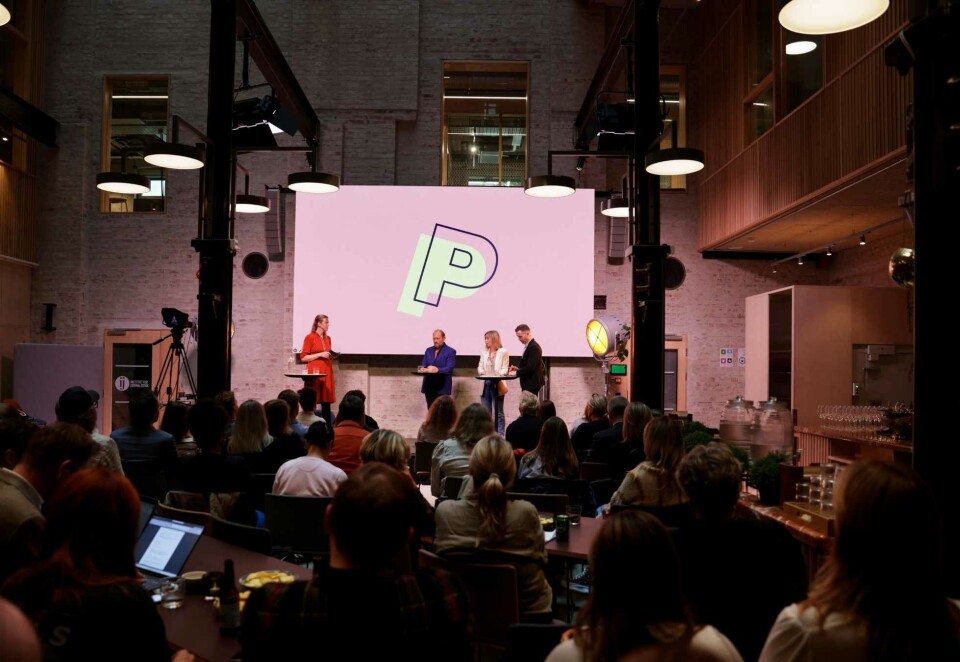 Ny undersøkelse: Undersøkelsen «Betaling for nyheter» legges frem på Pressens hus torsdag. Her er Se og Hør-redaktør Ulf André Andersen, avdelingsleder Eva-Therese Loo Grøttum i VG og nyhetsdirektør Marius Tetlie i NRK avbildet på et tidligere arrangement. Foto: Amanda Pedersen Giske/NTB