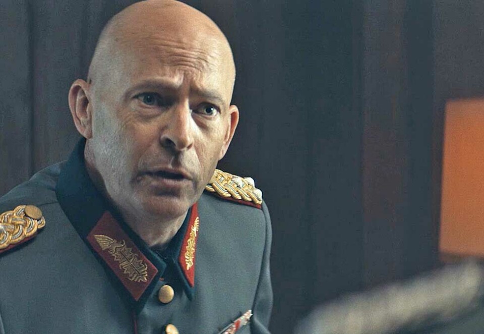 Lei av hyttemaset: Storytel og Morgensterns nye reklamefilm vil gi en utvei for folk som har gått litt lei av familien på hytteferie i Norge i år. - Lydbok har aldri vært mer aktuelt enn denne sommeren, sier markedssjef i Storytel.