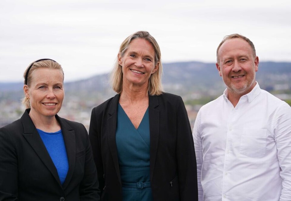 Slutter i Freyr: Hege Marie Norheim går fra Freyr Batterier, til Sopra Steria Footprint. ¨Her Norheim sammen med Hege Olsnes i Sopra Steria og Øyvind Vederhus, leder for Sopra Steria Footprint.