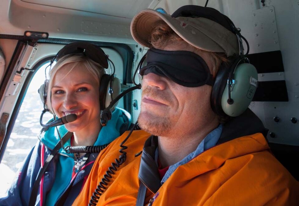 På villspor: To sesonger med «Monsen på villspor» kostet nærmere 12 millioner kroner, viser tall Kampanje har fått tilgang til. Her er Monsen sammen med programleder Anne Rimmen. Foto: NRK.