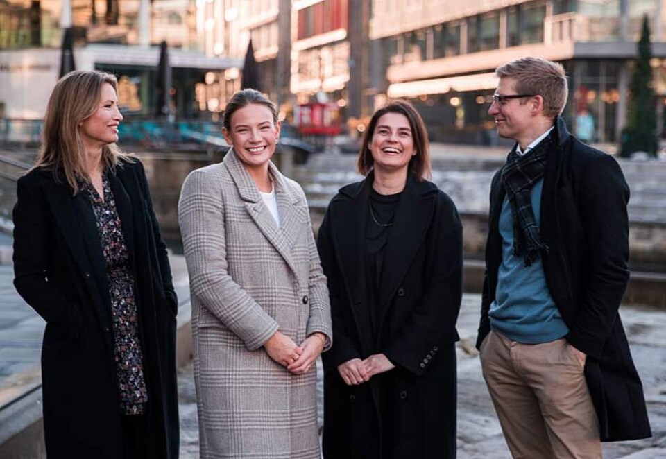 Lykken brast: Eva Sannum (til venstre) og Svein Tore Bergestuen sammen med tidligere daglig leder Vilde T. Coward og Maria Nakken. Foto: Tobias Myklebust Fjeldheim.