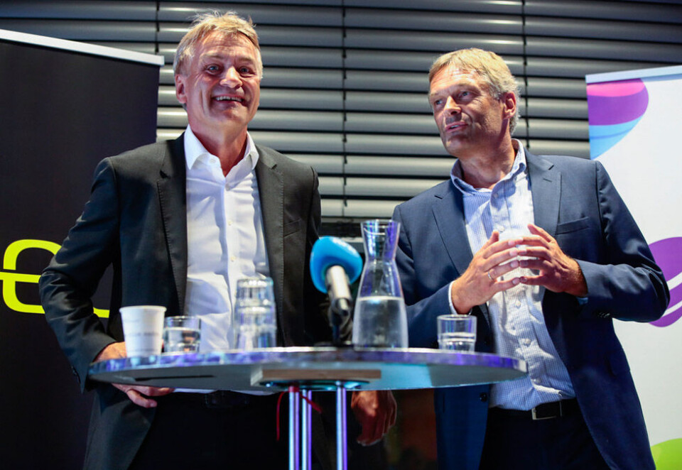 Får grønt lys: Konkurransetilsynet har i dag orientert Telia om at selskapets oppkjøp av Get og TDC tillates. Her de to toppene Abraham Foss (t.h.) i Telia og Gunnar Evensen i Get under pressekonferansen på Doga i Oslo da nyheten om milliardoppkjøpet ble kjent. Foto: NTB scanpix