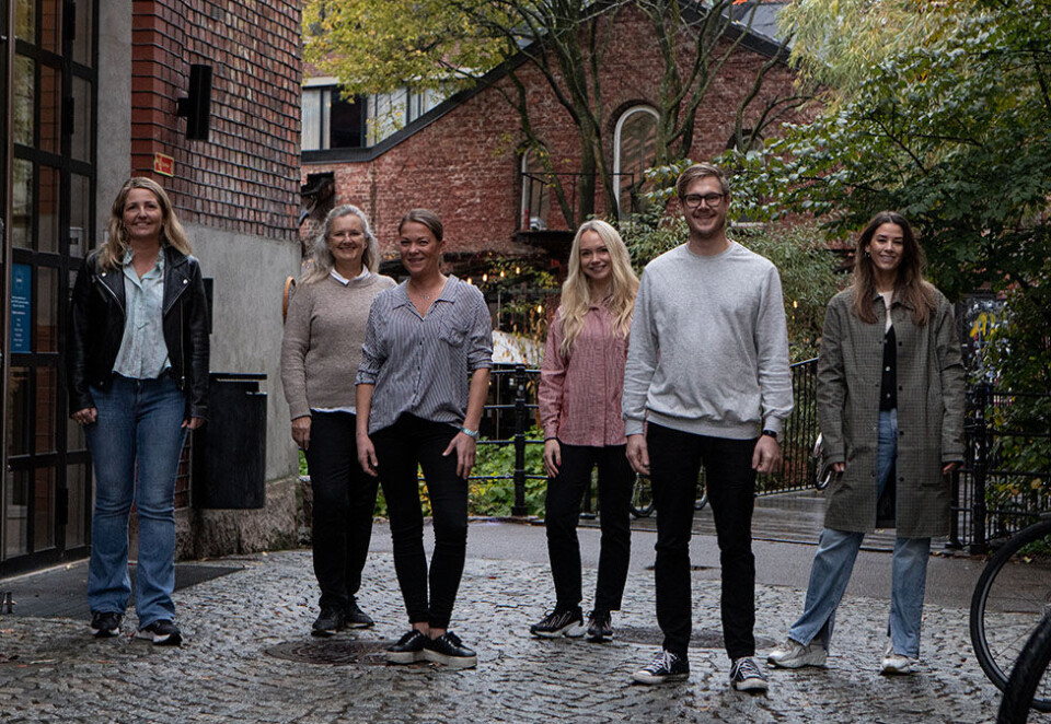Nytt byråsamarbeid: Markedsdirektør i Talkmore, Karianne Salicath, har bestemt seg. Fremover skal hun jobbe med Monika Augustsson, Silje Linge, Anders Arnoldsen Holm og Thea Emanuelsen i Pol. På bildet ser du også markedskoordinator i Talkmore, Jannicke Trine Riise.