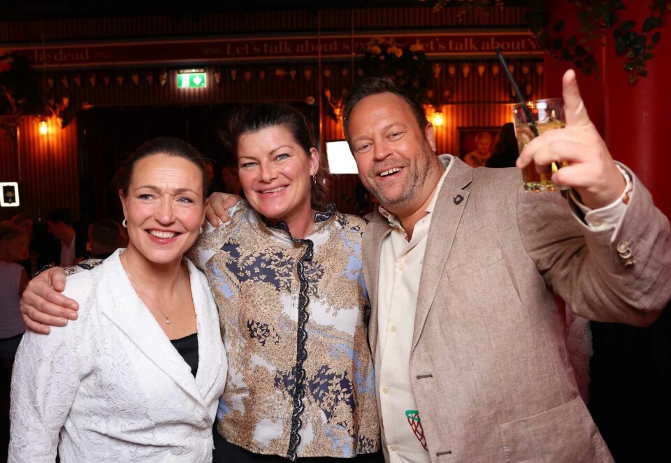 Farmen-kjendiser: Susann Goksør Bjerkrheim, Kjersti Grini og Jan Henrik «Gladkokken» Syversen møttes på finalefest søndag. Foto: Espen Solli/TV 2