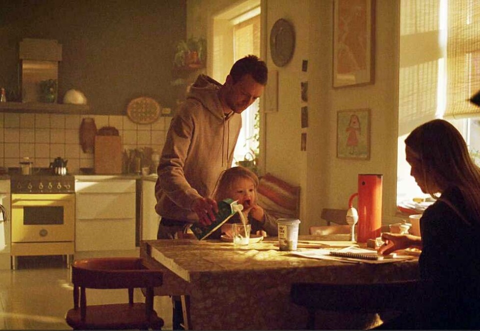 Skikkelig reklame: Tine går i jula på lufta med en helt ny reklamekampanje som skal løfte merkevaren. Konseptet heter «Skikkelig» og er utviklet av reklamebyrået Pol. Her ser du et bilde fra filmen.