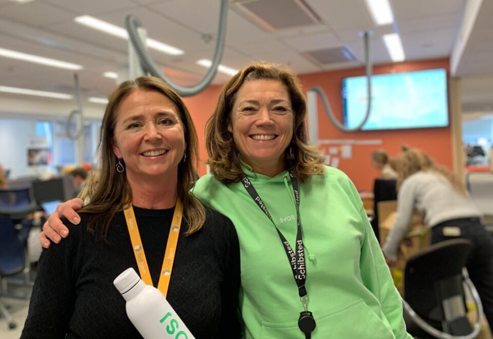 Med et Svosj: Schibsted-toppene Cathrine Laksfoss og Kristin Skogen Lund lanserte med et Svosjs sin nye pakketjeneste tidligere denne måneden for å gjøre det litt tøffere for ehandelsgiganten Amazons å gå inn i Norge.