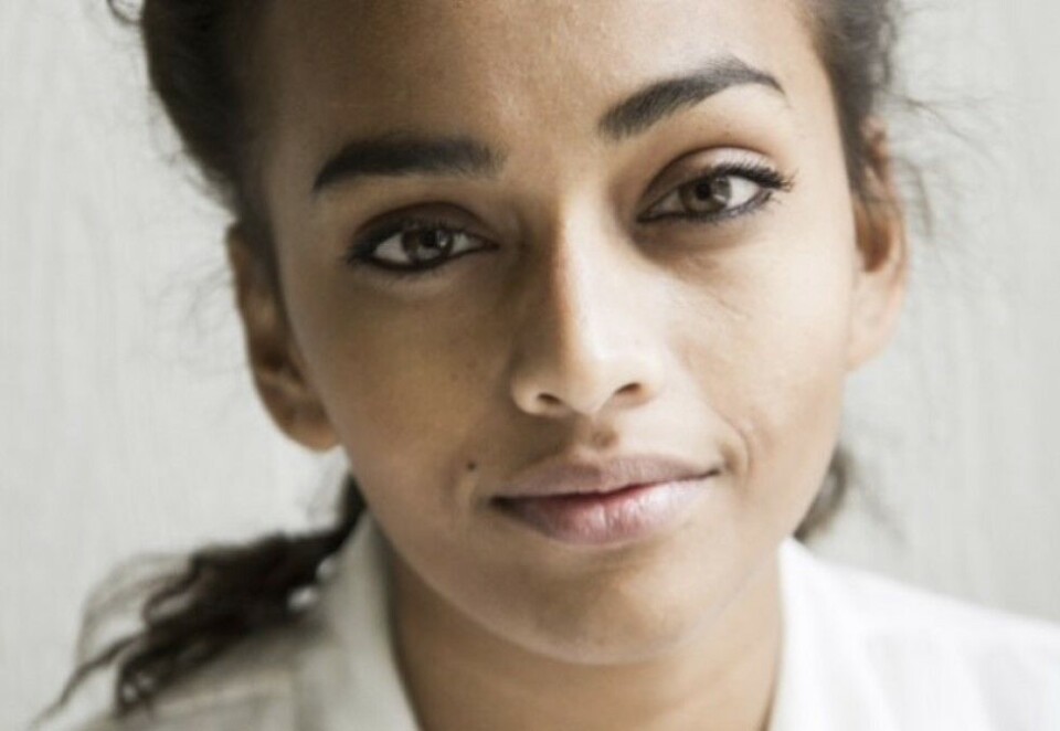 Skriver bok om utenlandsadopsjon: Skribent Priyangika Samanthie Kraggerud. Foto: Privat.