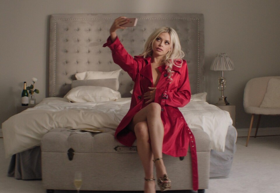 Vinner pris: Elli Müller Osbourne spiller hovedrollen i «Rekviem for Selina», bloggdramaet på NRK som slår an. Nå har serien fått sin første pris. Foto: Torbjørn Sundal Holen/Anti/NRK