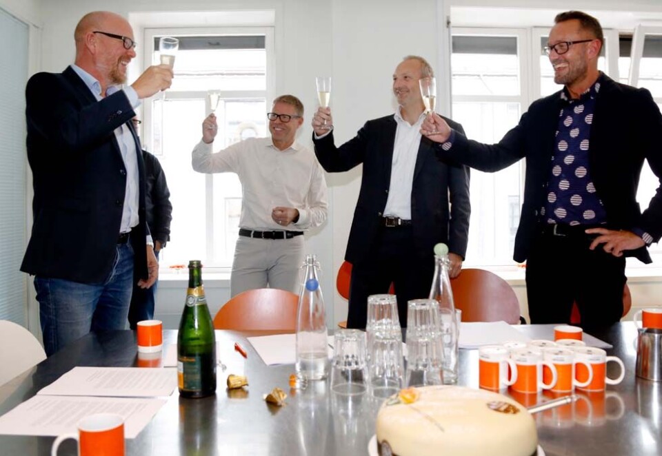 Feirer allianse: Onsdag ettermiddag var de nordiske reklametoppene samlet hos Try Reklamebyrå. Fra venstre: Kjetil Try, Håkan Karlsvärd (Ingo/Sverige), Mads Winther (Grey Group/Norden) og Rolf Bach Christensen (Grey/Danmark). Foto Eivor Eriksen