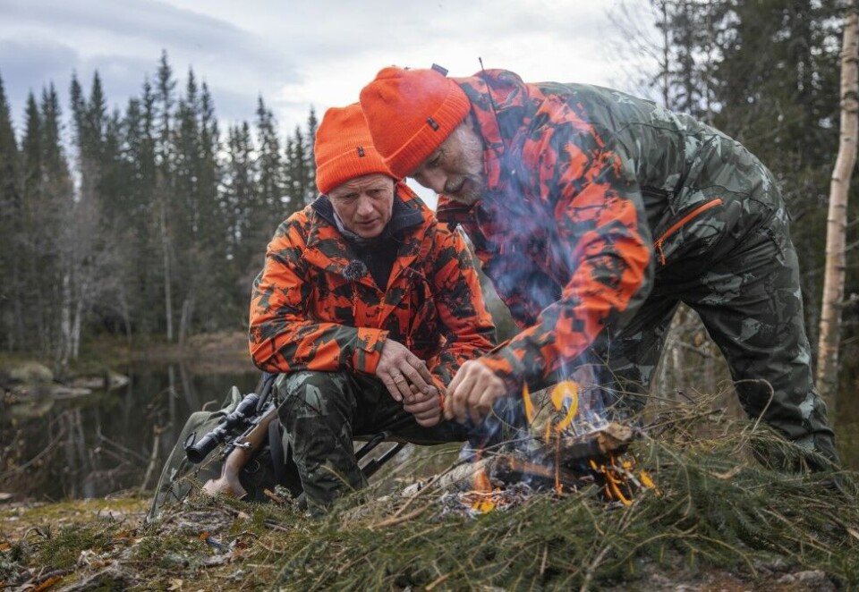 På elgjakt: Enduro- og motorcrosskjører Pål Anders Ullevålseter og Lasse Kjus. Foto: Sindre Kinnerød / TV2