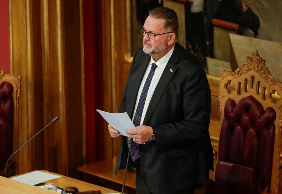 - Går for langt: Stortingets visepresident Svein Harberg (H) mener pressens jakt på politikerskandaler har gått for langt og advarer om at flere dyktige folk trekker seg i frykt for å bli hengt ut i mediene. Foto: Emilie Holtet / NTB