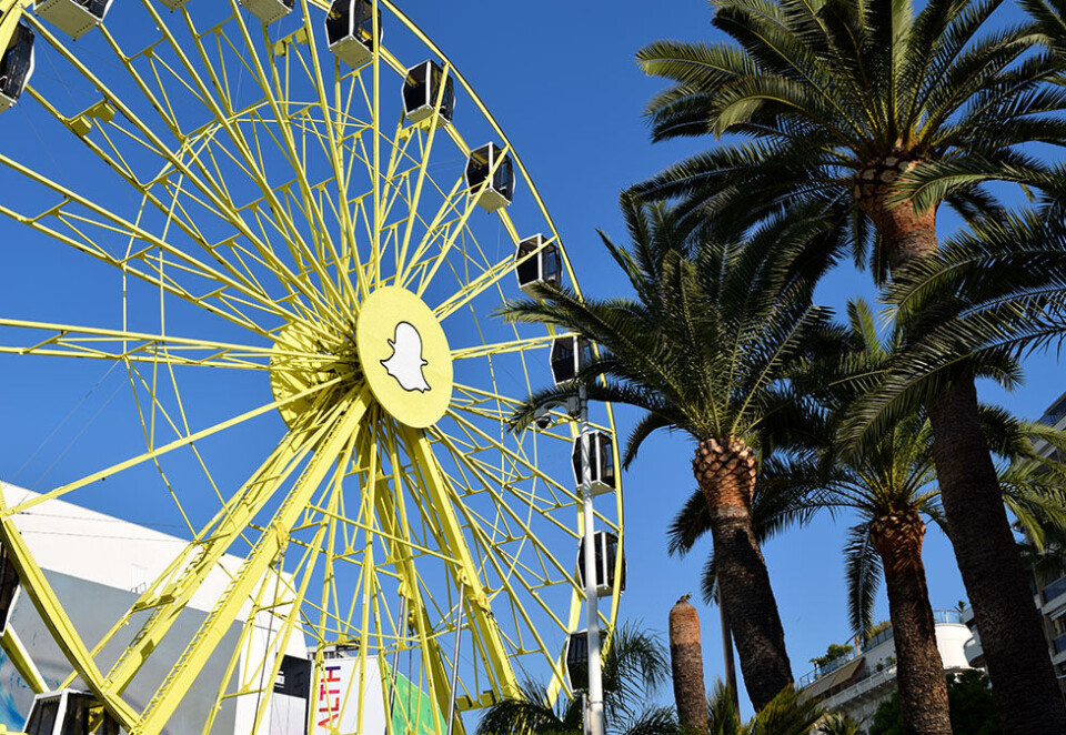 Vokser i Norge: Snapchat kan ha solgt reklamevisninger til norske annonsører for 60 millioner kroner i fjor, ifølge Jarle Thalberg i Group M, men bare en brøkdel av dette inntektsføres i Norge. Bildet viser Snapchats tilstedeværelse på reklamefestivalen Cannes Lions i 2017. Foto: Dag Robert Jerijervi