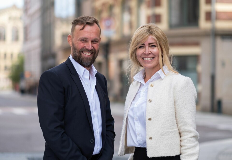 Henter fra Capgemini: Administrerende direktør i NoA, Mikael Jørgensen, og nordisk administrerende direktør Gøril Rønning. Tidligere har Rønning jobbet som leder for Capgeminis teknologi-konsulentvirksomhet i Norge. Foto: NoA