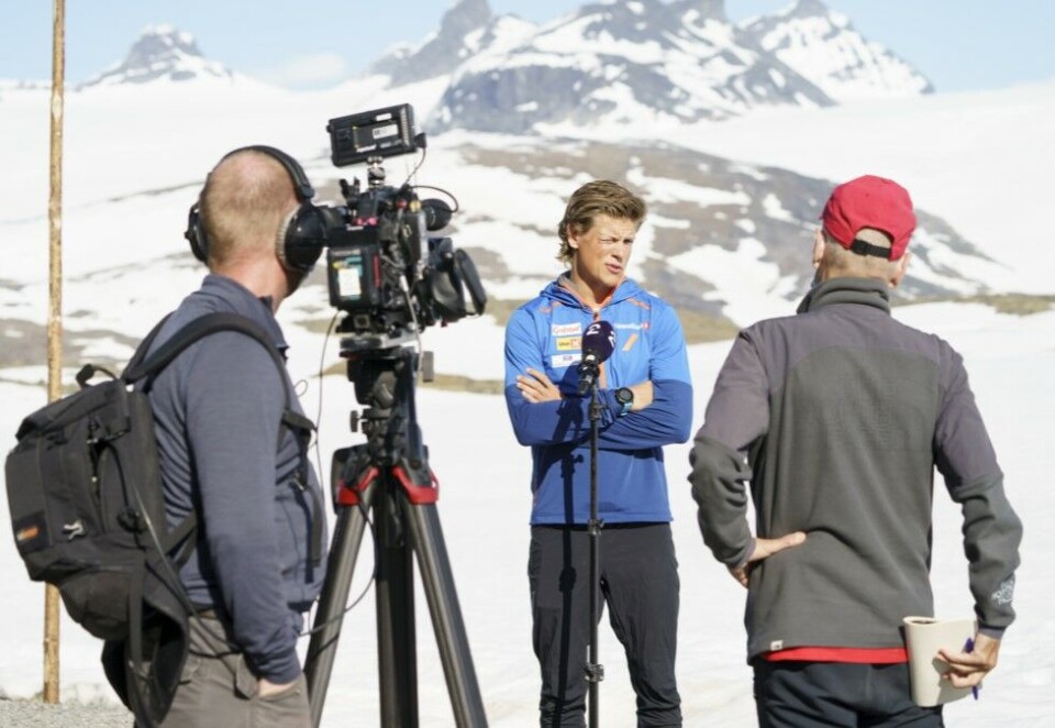 Smører seg utover: Denne sesongen smøres vintersporten ut på alle de norske kanalene, NRK, TV 2, Nent og Discovery.. I tilleg slipper Johannes Høsfloth Klæbo og de andre stjernene på langrennslandslaget publikum enda tettere på seg i den kommende sesongen i egne kanaler. Foto: Torstein Bøe / NTB