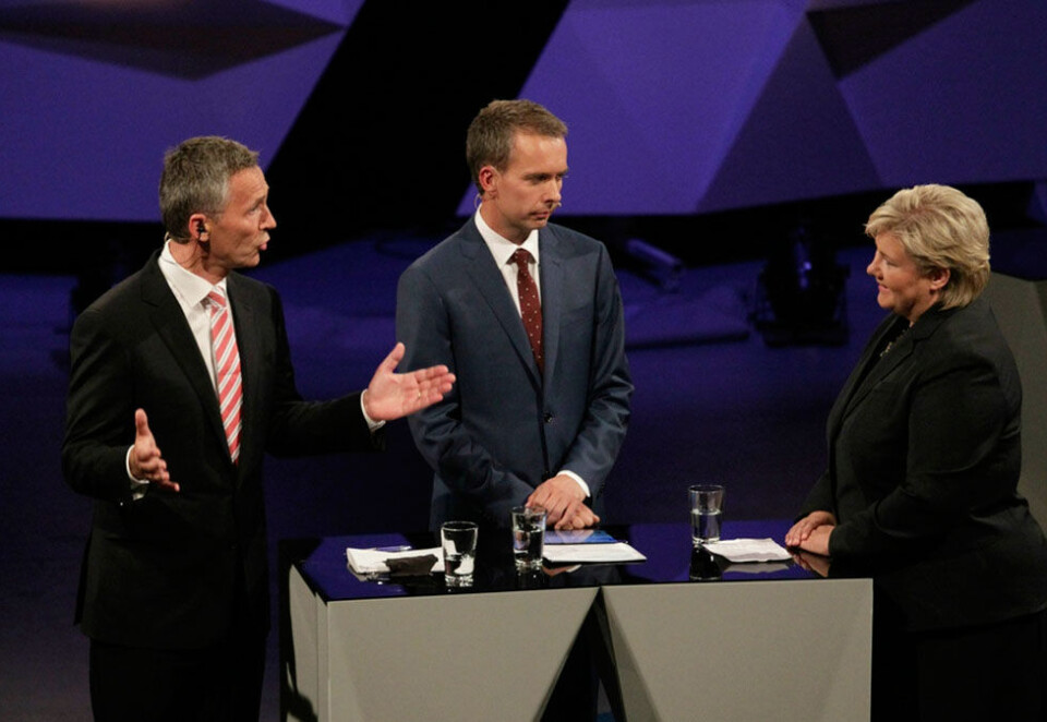 Klager fra venstresiden: - Jeg mener at jeg har strevet etter å være objektiv, og nesten fått mer klager fra venstresiden for å ha slagside, sier Jarle Roheim Håkonsen. Her sammen med daværende Ap-leder og statsminister Jens Stoltenberg og Høyre-leder Erna Solberg. Foto: NTB Scanpix.