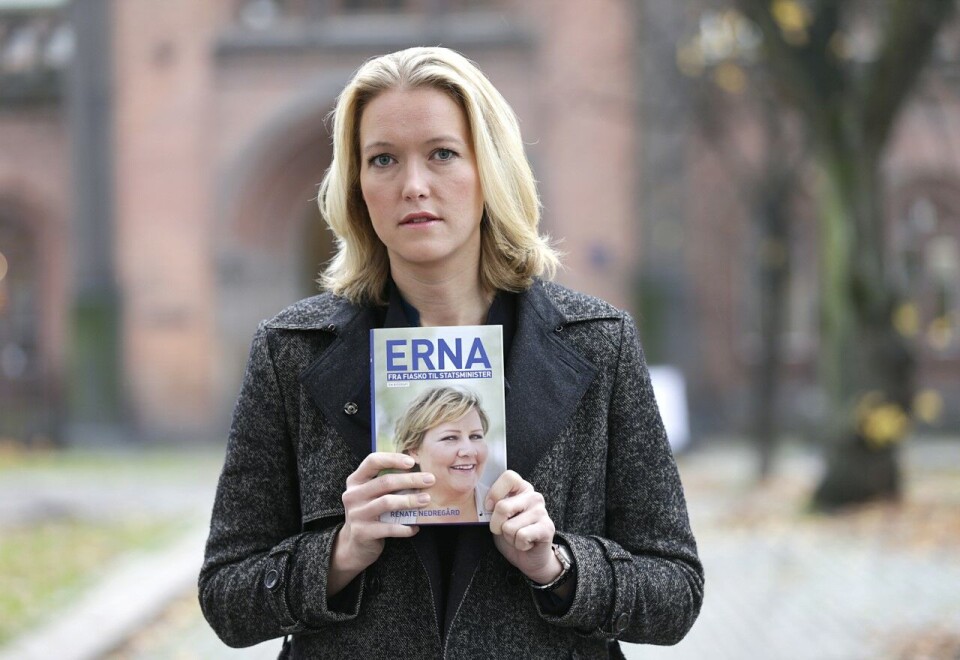 Første utgave: Renate Nedregård har gitt ut flere bøker om Erna Solberg. Her fra 2014. Den nyeste utgaven om den tidligere statsministeren kom i 2018. Foto: NTB.