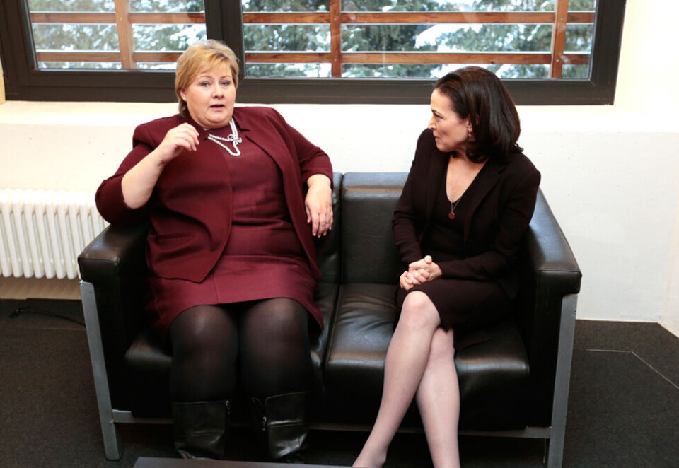 Statsminister Erna Solberg har fått brev fra visepresident i Facebook, Sheryl Sandberg, der hun takker statsminister Erna Solberg (H) for engasjementet som bidro til at nettgiganten snudde og likevel ikke fjerner bildet av «napalmjenta».oto: Lise Åserud / NTB scanpix