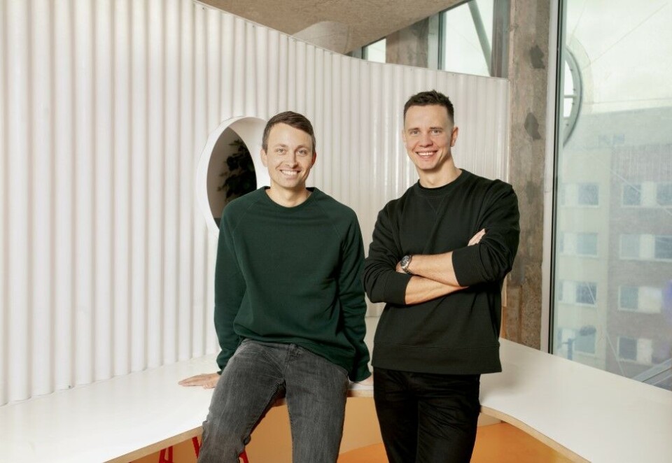 Satser internasjonalt: Johan Bakken og Tobias Bæck etablerer et nytt kontor i London. - Det er klart vi får spørsmål om hvorfor vi går inn i noe som andre rykker ut av. Men vi har aldri vært redd for å ta sjanser, og har erfart at store endringer også kan åpne nye dører, sier Bæck. Foto: Francesca Tamse.