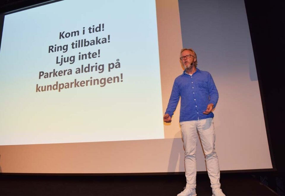 Gode råd: På scenen i Strømstad hadde Ikeas styreleder Lars-Johan Jarnheimer noen gode råd til deltakerne på Dialogkonferansen. Foto: Hilde Nyman