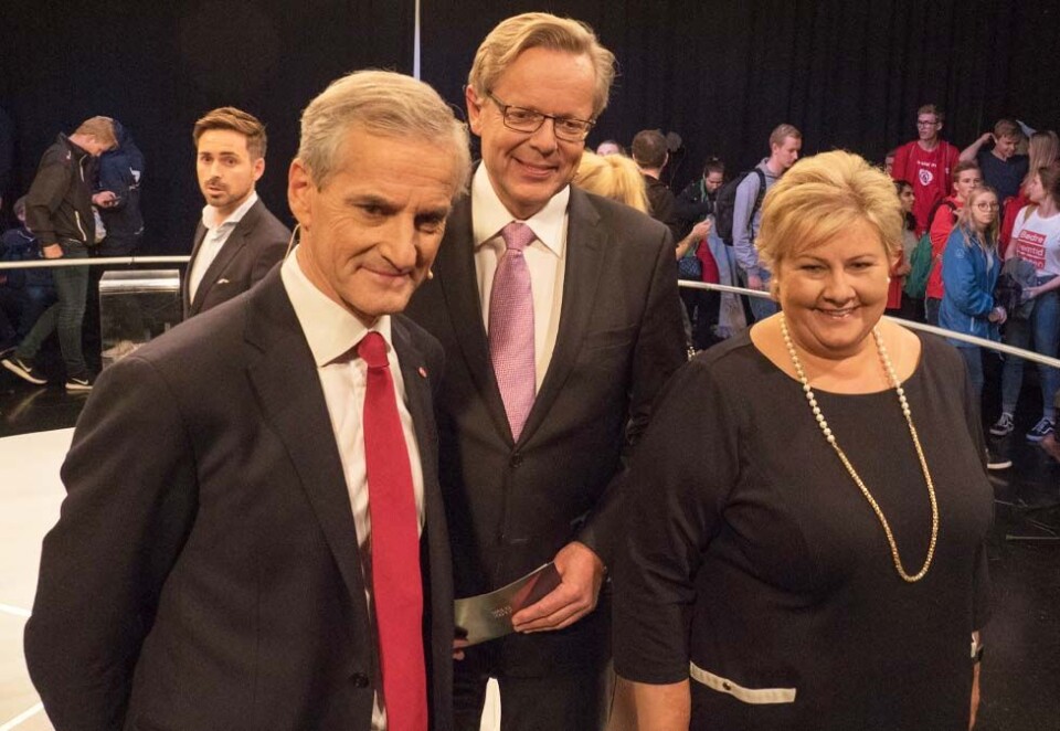 Trakk flere seere: Ap-leder Jonas Gahr Støre, programleder Arill Riise og statsminister Erna Solberg etter gårsdagens direktesendte partilederdebatt på TV 2. Foto: Jan-Petter Dahl, TV 2