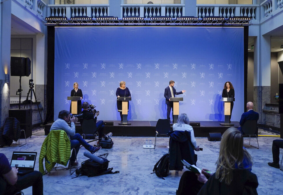 Har fått kritikk: Kunnskapsminister Guri Melby (V), Statsminister Erna Solberg (H), helseminister Bent Høie (H) og direktør i Folkehelseinstituttet, Camilla Stoltenberg under dagens pressekonferanse om koronatiltakene etter påske. Foto: Håkon Mosvold Larsen/NTB Scanpix