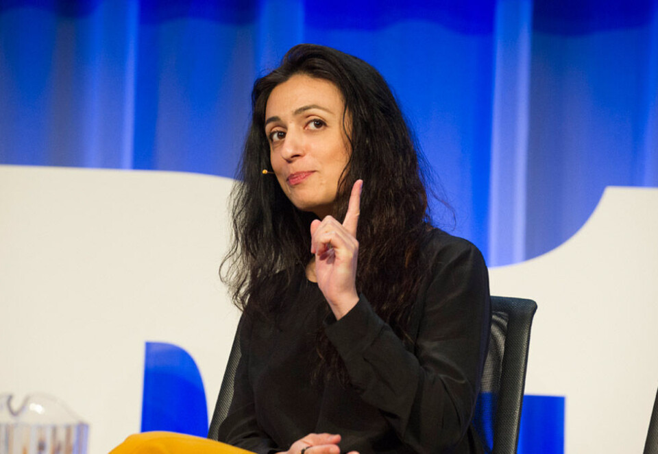 Kritisk: - Kulturministeren føyer seg i rekken av optimister i regjeringen, sier nestleder Hadia Tajik i Arbeiderpartiet etter kulturministerens uttalelser om Facebook og Google. I dag møter representanter for Google toppene i Schibsted. Foto: Nordiske Mediedager.