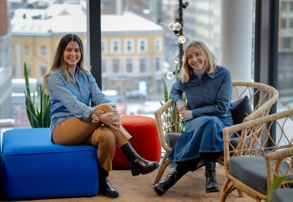 Nye kolleger: Jorunn Javenes blir ny PR-og kommunikasjonsrådgiver i Trigger. - Jeg synes måten de kombinerer strategi, teknologi og kreativitet er imponerende, sier Javenes. Her sammen med byråleder Bente Kvam Kristoffersen. Foto: Hennig Hammer Torp / Trigger