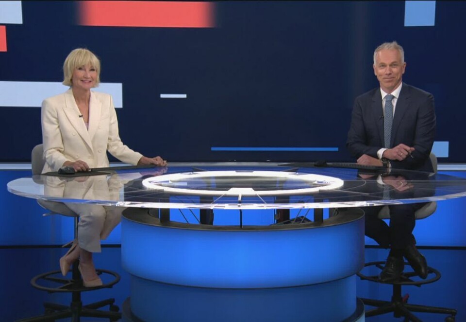 Generalprøve: Nina Owing og Petter Oulie-Hauge under generalprøven i det nye Dagsrevyen-studioet. Foto: NRK