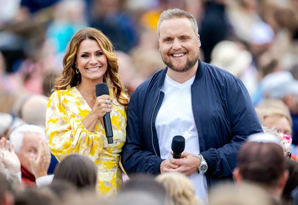Salget av TV-reklame går tilbake: Katrine Moholt og Stian «Staysman» Thorbjørnsen er programledere for «Allsang på grensen», men ikke like mange seere får med seg TV 2s store sommersatsing på grunn av Altibox-konflikten. Nå skygger også reklamekjøperne banen. Foto: Thomas Andersen/TV 2