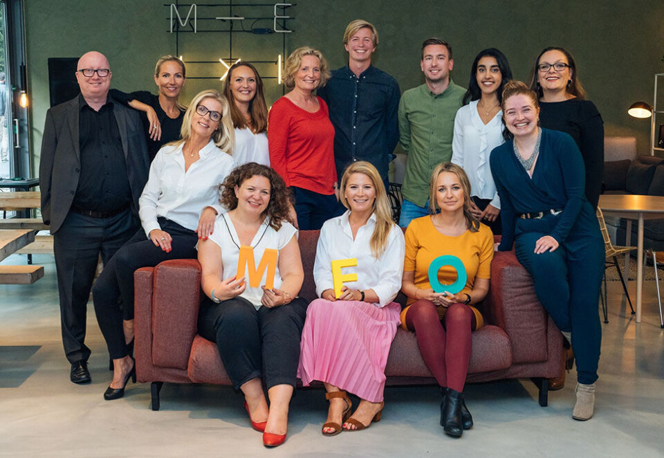 Nytt MFO-styre: Bakerste rad: Kristian Wulfsberg Majer, Martine Ågedal Hansen, Bettina Therese Rognås Ellefsen, Cecilie Faye, Anders Bakke Ingebrigtsen, Martin Ygre, Ceyda Pakoglu (administrasjonsmedarbeider), Mali Elin Smogeli. Første rad: Ann-Christin Johnsen Bakke, Marianne Otterdahl Møller, Anna Hvinden (daglig leder), Hilde Westphal og Anita Jordanger. Foto: Christoffer Krook.