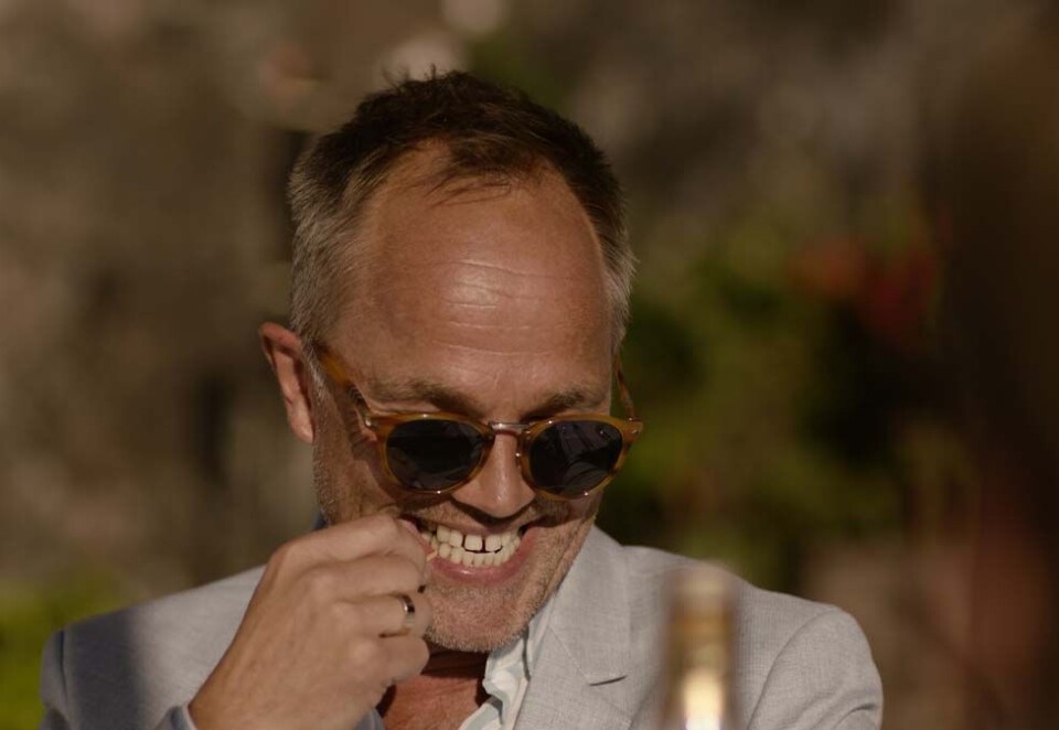 Finansdrama: Dramaserien «Exit» baserer seg på historier fra den norske finansverden. I serien skildres fire menn i finansbransjen som kjeder seg og jakter på spenning i hverdagen. Her Jeppe som spilles av Jon Øigarden. Foto: NRK.