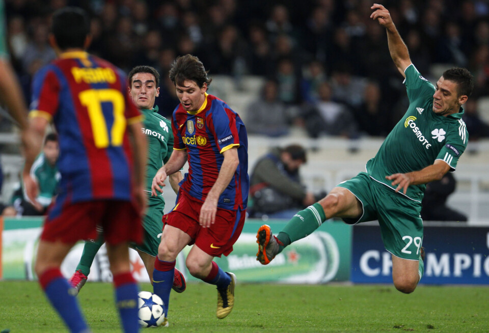 Driblet konkurrentene: Lionel Messi og resten av Barcelonas stjernegalleri blir fortsatt å se på TV3 og Viasat. Kanalen feide konkurrentene TV 2 og Canal+ av banen. Foto: YANNIS BEHRAKIS/ REUTERS