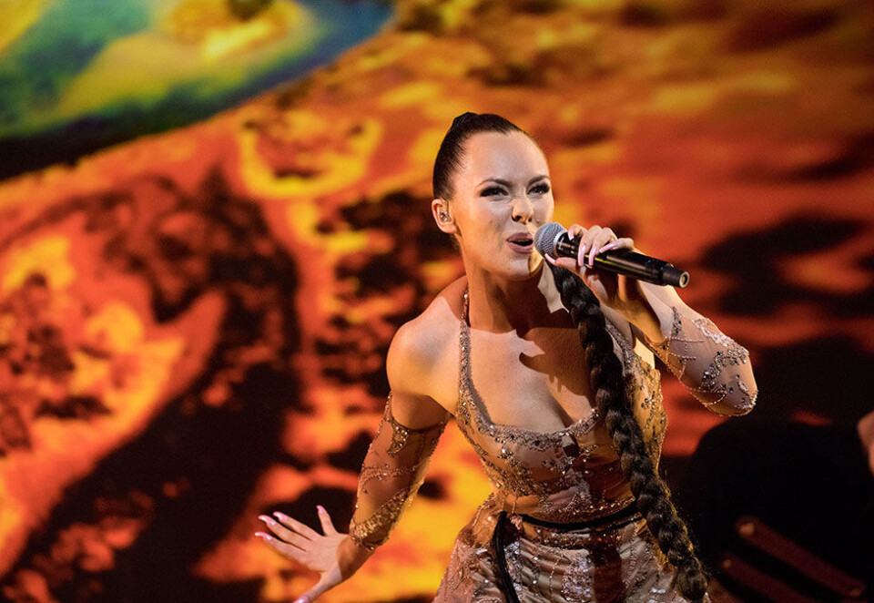 Vant første delfinale: Selv om flere opplevde stemmeproblemer, slår NRK fast at sendingen fikk et rettferdig utfall. Her opptrer Raylee med vinnerlåten. Foto: NRK