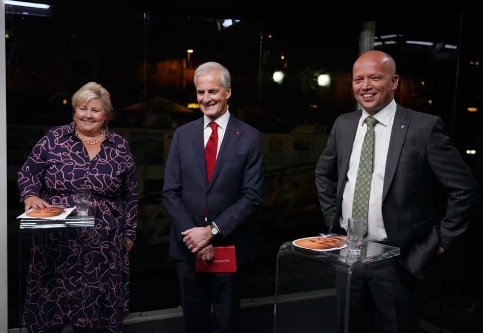 Kjemper om makten: De tre statsministerkandidatene Erna Solbeg (H), Jonas Gahr Støre (Ap) og Trygve Slagsvold Vedum (Sp) kjemper alle om regjeringsmakt. En ny undersøkelse fra Medietilsynet kan tyde på at det er unge velgere å hente på sosiale medier. Her de tre under en debatt på TV 2 i Arendal. Foto: NTB.