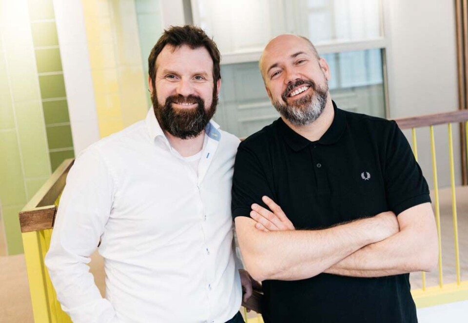 Henter inn forsterkninger: Strategisk rådgiver Pål Fasseland (til venstre) er blant de nye fjesene i SMFB. Her er han avbildet sammen med byråleder Kristian Kristiansen. Foto: SMFB.