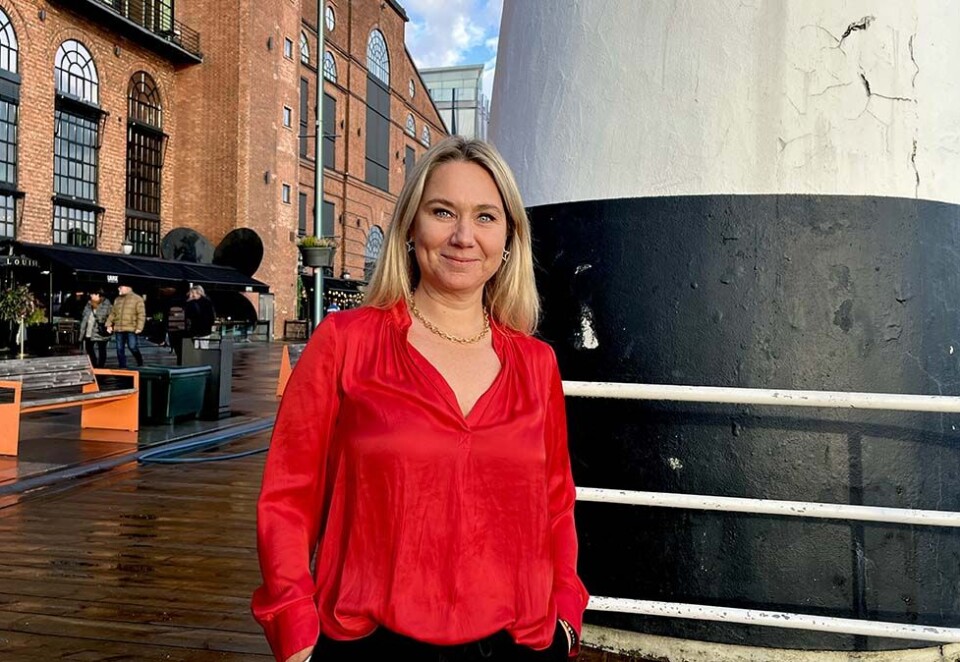 Kampklar: Tine Austvoll Jensen har rukket å bli varm i trøya som norsk Google-sjef, selv om hun har tilbragt mye av tiden på hjemmekontor. - Jeg har valgt å ikke se på det som et hinder, sier hun. Her står hun utenfor Googles lokaler på Aker Brygge. Foto: Dag Robert Jerijervi