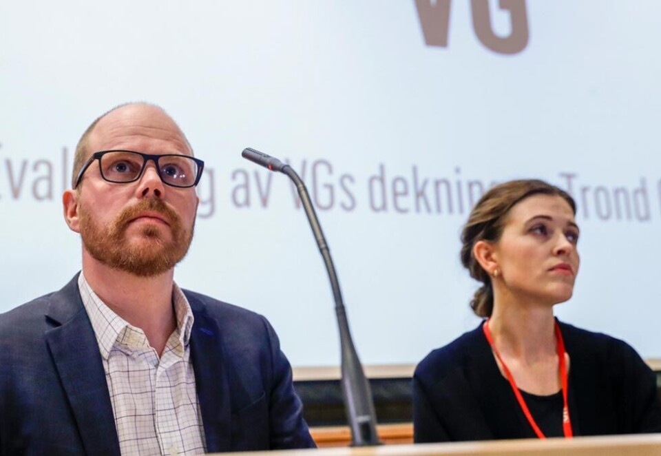 Tok selvkritikk: Ansvarlig redaktør Gard Steiro og nyhetsredaktør Tora Bakke Håndlykken i VG under presentasjonen av mediehusets granskning av dekningen av Trond Giske-videoen.