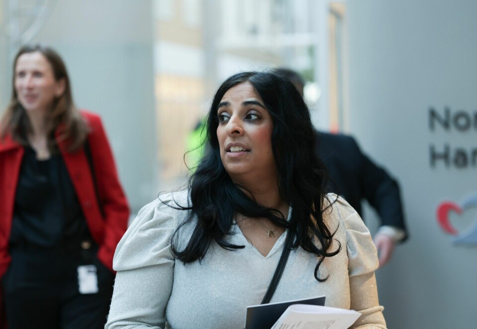 Ingen oversikt: Lubna Jaffer (Ap) innrømmer at regjeringen ikke har oversikt over på hvilke plattformer statlige virksomheter legger annonsekronene sine. Foto: NTB.