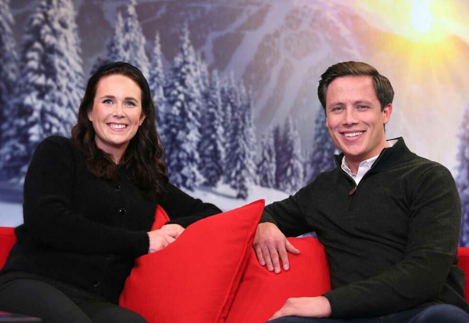 Par i vintersport: Programlederne Ida Nysæter Rasch og Emil Gukild skal denne sesongen presenterese vintersporten på NRK hver helg i vinter. Foto: Ole Kaland/NRK.
